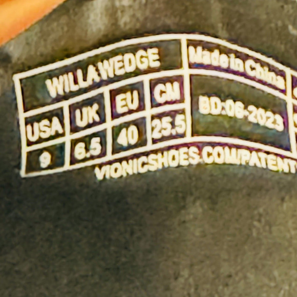 Vionic Shoes Womens 9 Black Leather Wedge Heels Slip On Comfort Orthotic Willa - Picture 9 of 10